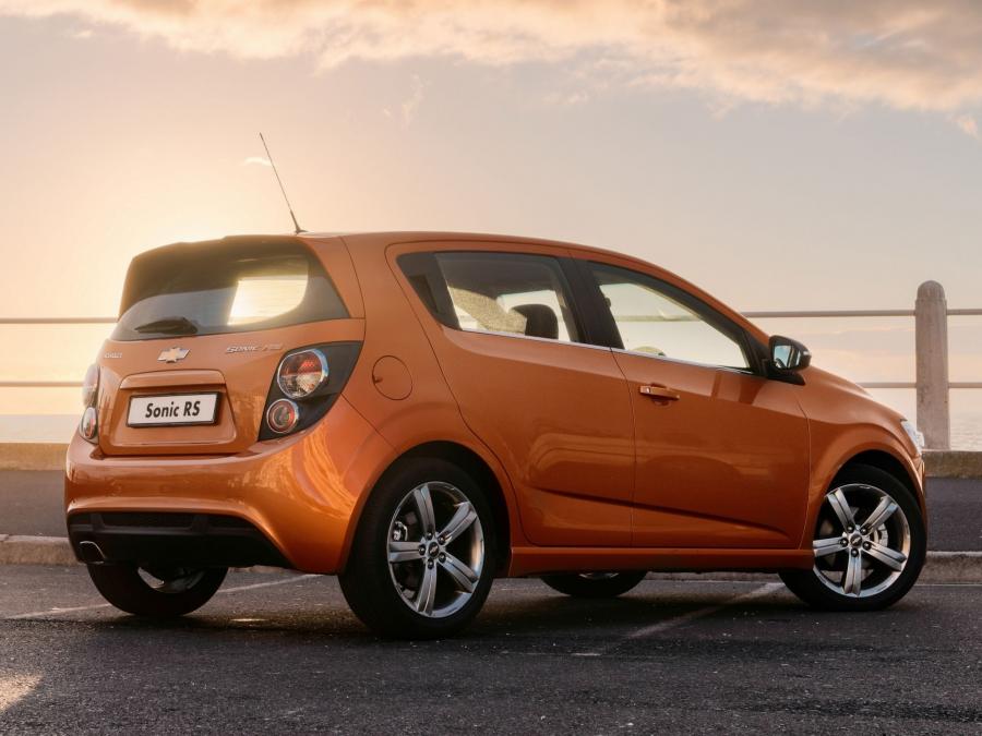  Chevrolet Sonic RS 2013 года  (ZA) (фото 9 из 13)